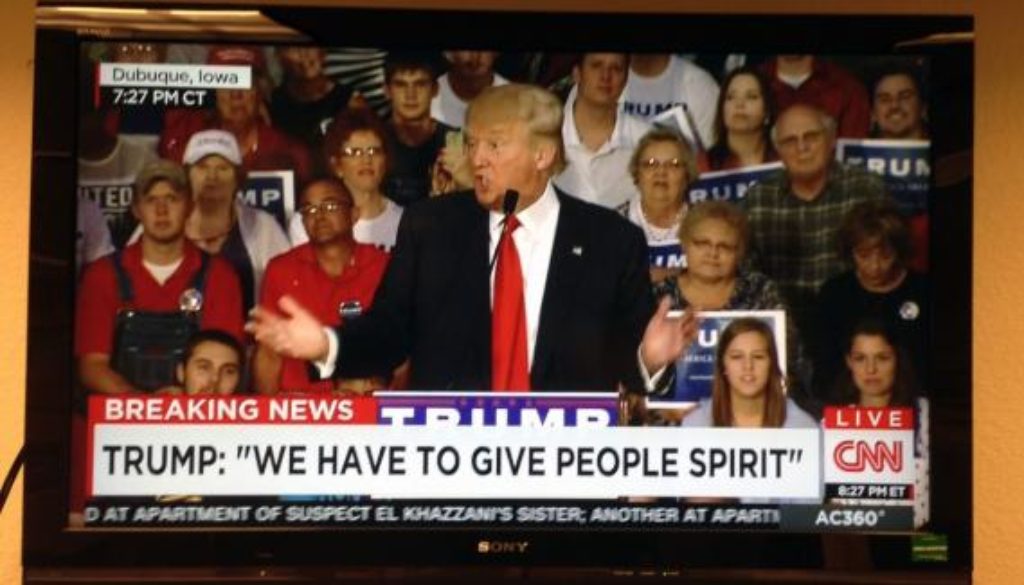 tv_screenshot_cnn_365_trump_2015