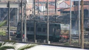 2009_Viareggio_train_accident_surrounding_damages_crop