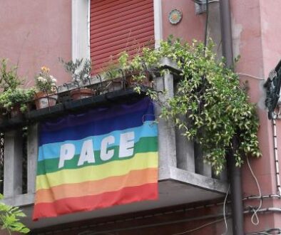 bandiera pace balcone